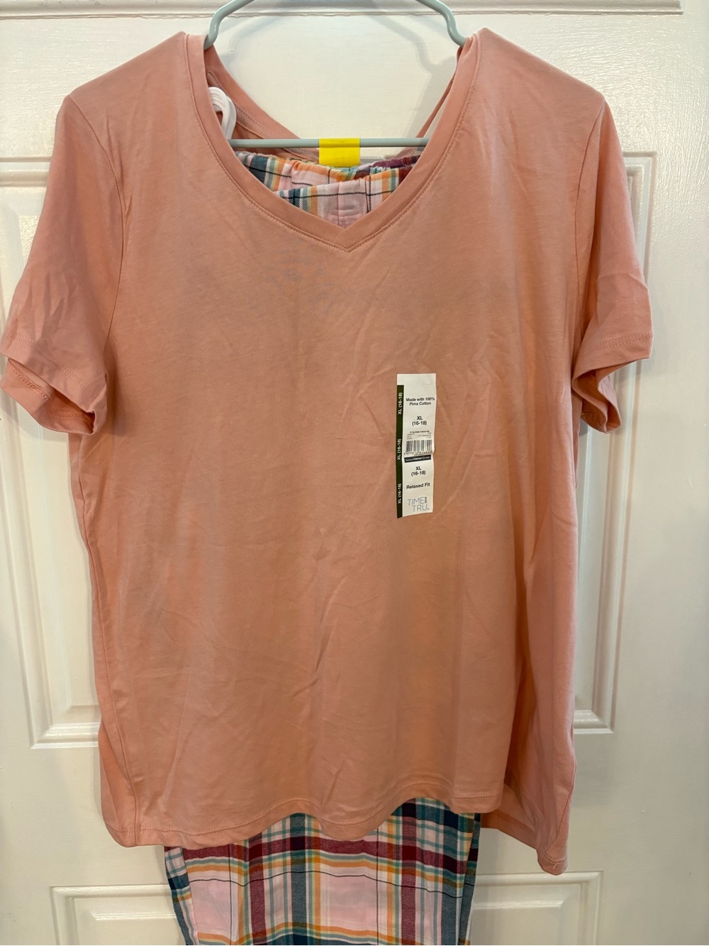 Woman’s XL Short-Sleeve Pajama Set with Plaid Bottoms - Picture 2 of 10